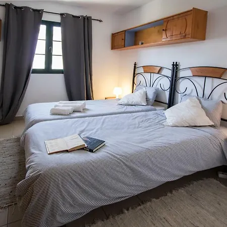 Tropical Guest house *