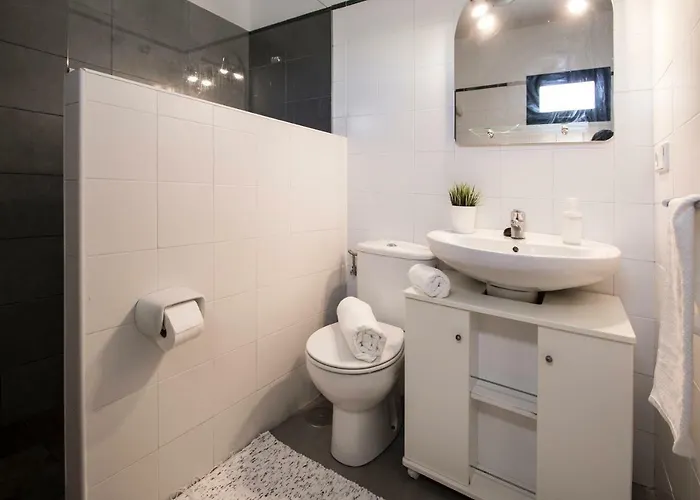 بيت ضيافة Tropical كوستا تاغيسي