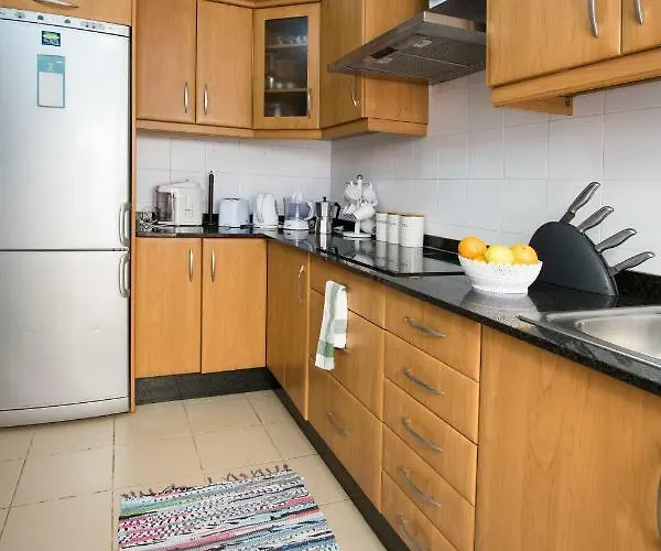 Tropical كوستا تاغيسي