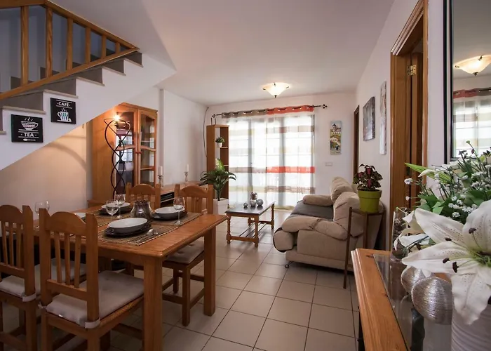 Tropical كوستا تاغيسي