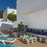 Tropical بيت ضيافة كوستا تاغيسي
